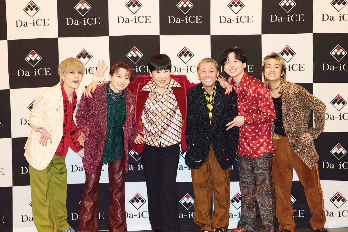 wadasoul2015's tweet image. 昨日、『Da-iCE DAY 2025』1日目のサプライズゲストで出演させていただきました😊😊😊Da-iCEとのコラボ楽曲『FUNKEYS』歌わせていただきました🎵🎵ど緊張でしたけど、楽しかった〜😊😊😊本当にありがとうございました😍😍😍

『FUNKEYS』是非聴いてください🎶❣️❣️

#和田アキ子 
#Da_iCE
#FUNKEYS