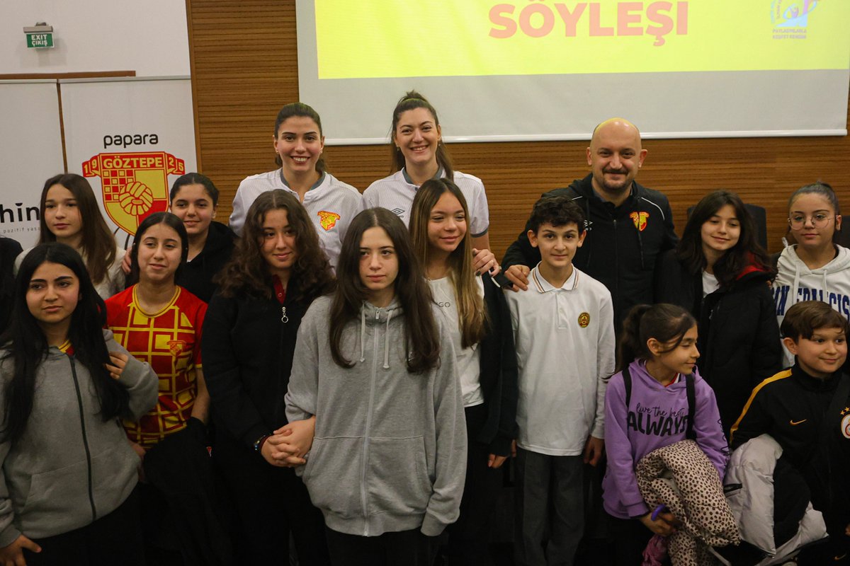 Göztepe Voleybol Takımı ve İzmir İl Milli Eğitim Müdürlüğü iş birliği ile gerçekleştirdiğimiz sosyal sorumluluk projemizde İzmir’in 150 okuluna ekipman desteği hediye ederek gençleri sporla buluşturmanın mutluluğunu yaşıyoruz! #sehrimintakımı <a href="/Goztepe/">Göztepe Spor Kulübü</a> <a href="/gozgozvoleybol/">Papara Göztepe Voleybol</a>