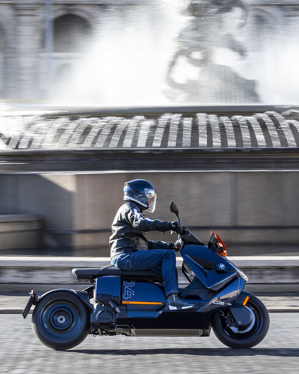 motoves's tweet image. Elettrizza   la tua idea di mobilità. Scopri il BMW #CE04: tecnologia e design si   incontrano per esaltare il tuo stile.
    #PluggedToLife #MakeLifeARide #BMWMotorrad #motovesfamily