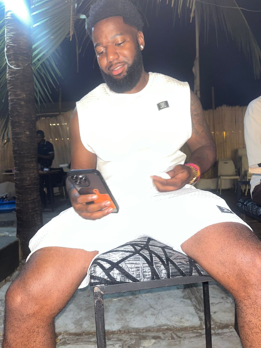 Dee 🇸🇱🏝 tweet media