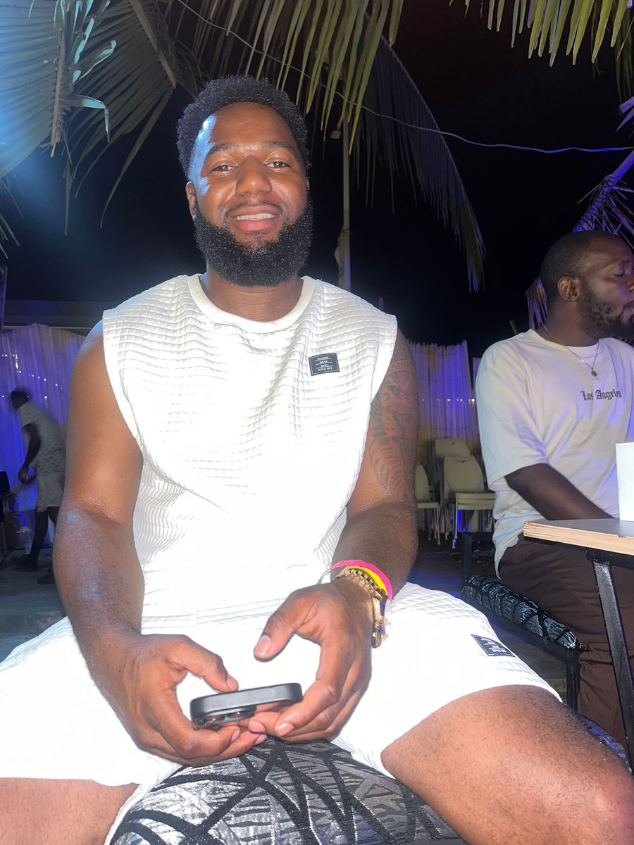 Dee 🇸🇱🏝 tweet media