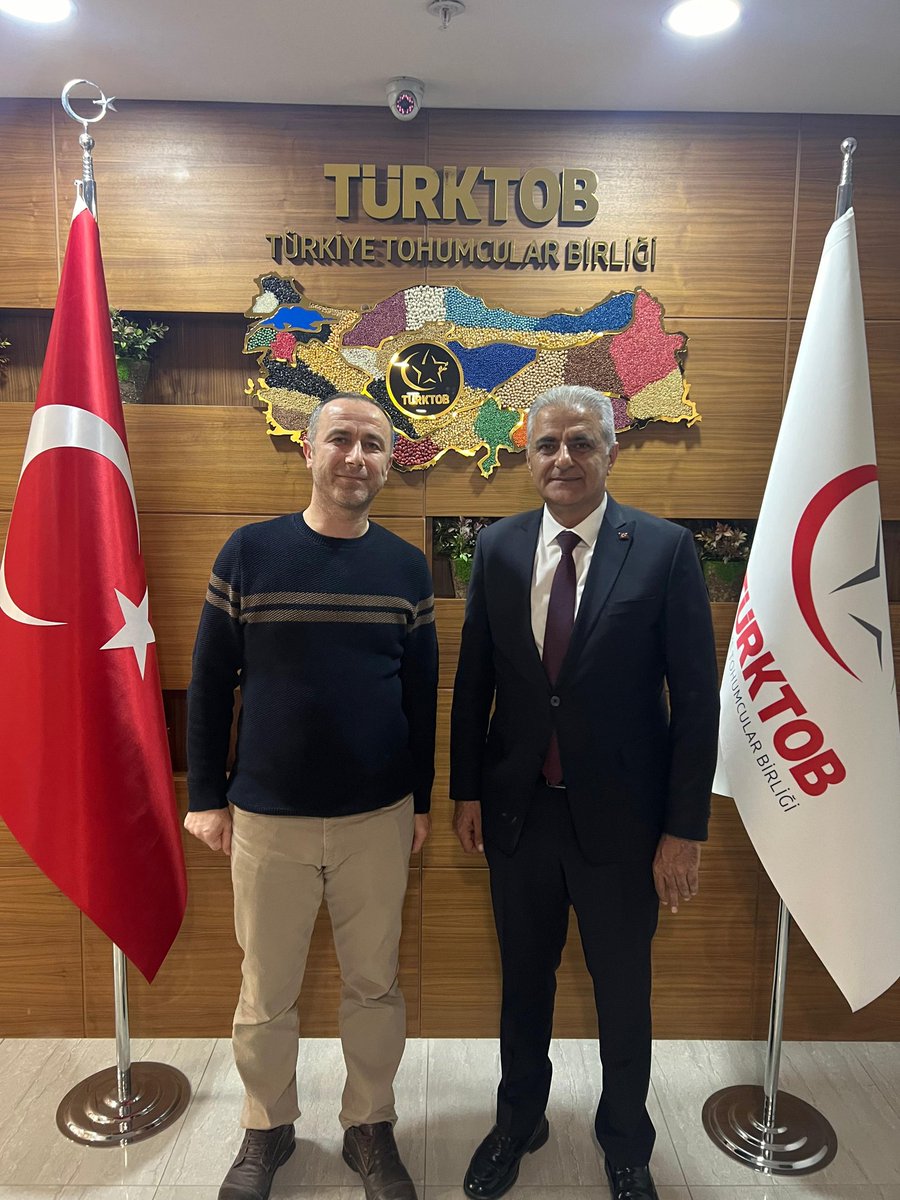 ibrahim_oskan's tweet photo. İki günlük Ankara serüvenimizde, tohumculuğun sıfır noktası olan TTSM'yi ve tohumculuk ile bitki ıslahının mihenk taşları olan TÜRKTOB ve BİSAB'ı ziyaret ettik. Samimi, içten ve misafirperver yaklaşımları için müdür ve başkanlarımıza, tüm kurum çalışanlarına teşekkür ederim. https://t.co/gwus1SJgPw