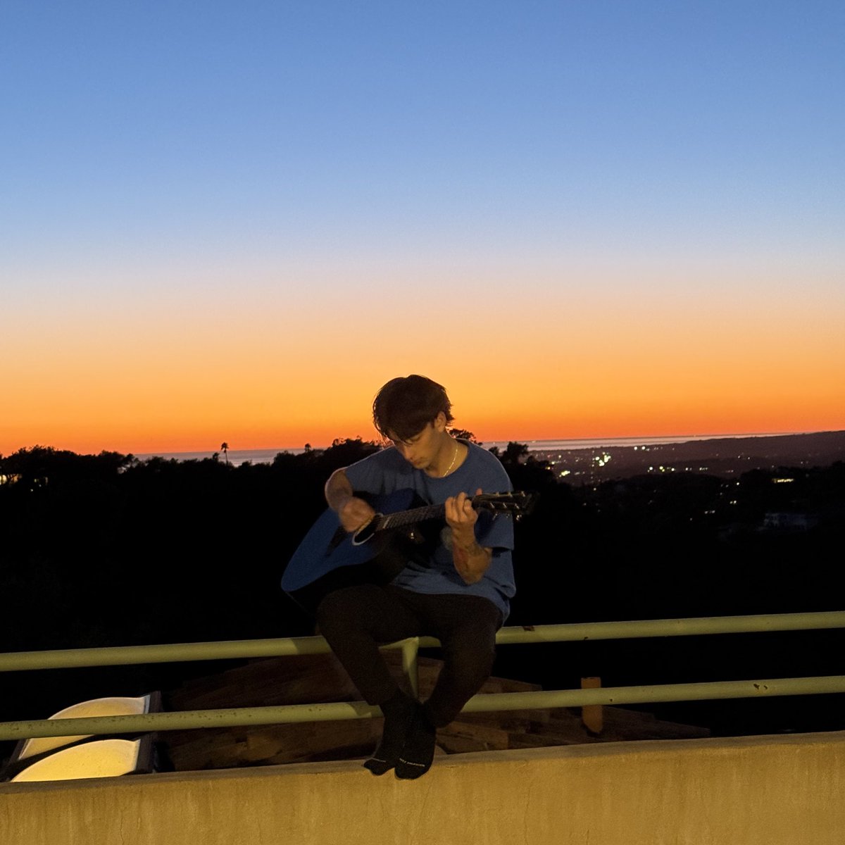johnnyorlando's tweet photo. 🖤 https://t.co/lgebLR4l39