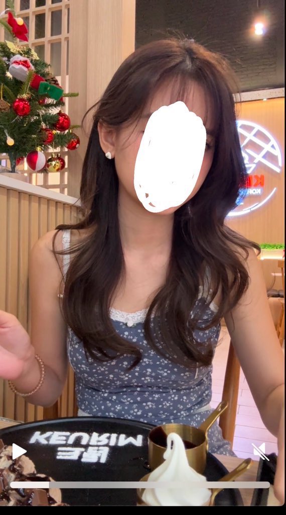 kittyxty's tweet photo. จากใจคนที่เคยไม่กล้าสระผมบ่อยๆ ปสดกลัวผมร่วงหมดหัว จนวันนี้ที่ผมสวือ แชร์ปสก (thread) 
- ผมร่วง 100-200เส้น/วัน = ปกติ
- ผมร่วงไม่เกี่ยวกับความถี่ของการสระผม
- เลือกแชมพูดีๆ+ให้ตรงกับปหผมตัวเอง
- ก่อนใช้ม้วน/ดัดทุกอย่างใช้ที่กันความร้อน
- นานนนนๆครั้งทรีทเม้นที่ร้านบ้าง https://t.co/uv3Gmwumkp