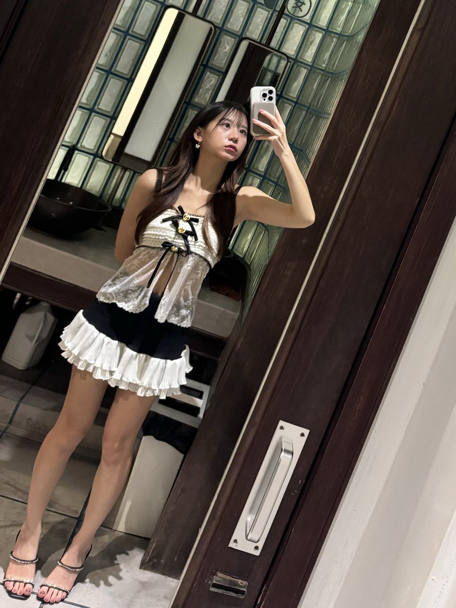 kittyxty's tweet photo. จากใจคนที่เคยไม่กล้าสระผมบ่อยๆ ปสดกลัวผมร่วงหมดหัว จนวันนี้ที่ผมสวือ แชร์ปสก (thread) 
- ผมร่วง 100-200เส้น/วัน = ปกติ
- ผมร่วงไม่เกี่ยวกับความถี่ของการสระผม
- เลือกแชมพูดีๆ+ให้ตรงกับปหผมตัวเอง
- ก่อนใช้ม้วน/ดัดทุกอย่างใช้ที่กันความร้อน
- นานนนนๆครั้งทรีทเม้นที่ร้านบ้าง https://t.co/uv3Gmwumkp