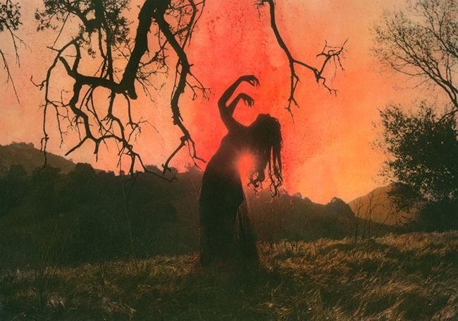 ᅠㅤ
ᅠㅤ“ 𝐵𝑙𝑜𝑜𝑑 𝑎𝑛𝑑 𝑡𝑒𝑎𝑟𝑠 𝑎𝑛𝑑 𝑏𝑜𝑛𝑒,
ᅠㅤ 𝑴𝒂𝒊𝒅𝒆𝒏, 𝑴𝒐𝒕𝒉𝒆𝒓, 𝑪𝒓𝒐𝒏𝒆. . . ”ᅠㅤ
ᅠㅤᅠㅤ
ᅠㅤ ᅠㅤ【 ↺ ; ♡ 〗