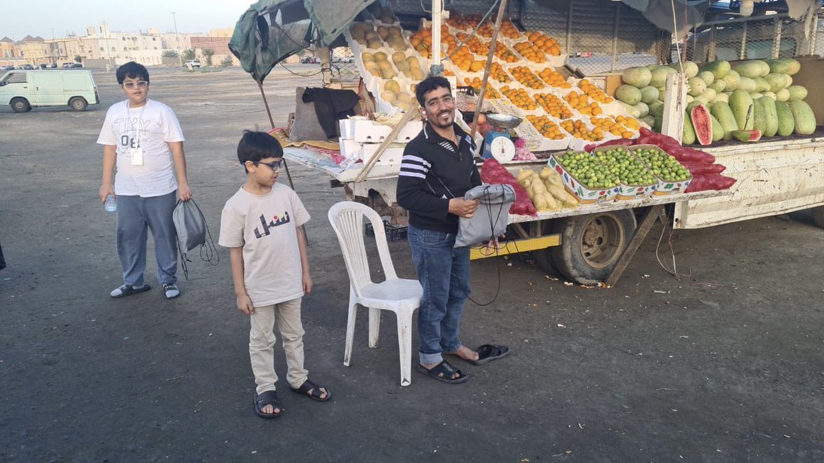 ضمن فعالية برامج <a href="/Shebelyanbu/">فريق شبل ينبع التطوعي</a> التابع <a href="/mushatyanbu_org/">جمعية مشاة ينبع</a> تم توزيع الكسوة الشتوية  على بعض  العمالة الوافدة مساء يوم الثلاثاء الموافق 14يناير و ذلك لغرس معاني الخير في نفوس الاشبال وسط اجواء السرور للقيام بهذا العمل الخيري

<a href="/MushatYanbu/">فريق مشاة وهايكنج ينبع التطوعي</a> 
<a href="/YanbuMashi/">فريق مشاة ينبع النسائي التطوعي</a> 
<a href="/Zumoroda_Yanbu/">فريق زمردة للمشي والهايكنج</a> 
#ينبع_الصناعية