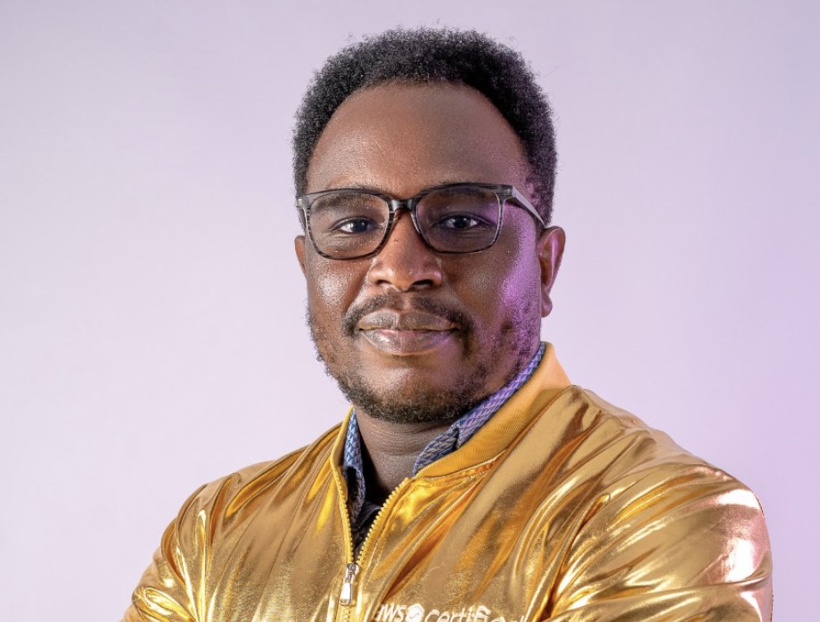 mytradesignals's tweet image. Timothy Munyao, an IT Solutions Architect Consultant at Kitsilano Technologies recently became the FIRST techie in Kenya to earn the coveted AWS Golden Jacket.

#AWSGoldenJacket is given to individuals who achieve all 12 active AWS certifications.