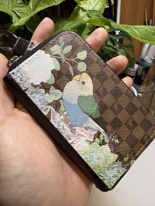 うちの子オーダーのスマートキーケースが納品されました!ごちゃごちゃしがちな鍵がスッキリ収納ナスカンもついていて、見失いにくいですご注文は3500円から(送料別) 
