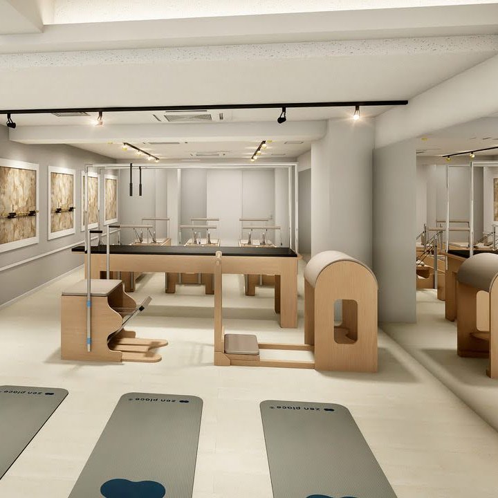 zenplace_jp's tweet photo. 来週1月21日（火）、第二の渋谷こと千葉・柏駅に「zen place pilates 柏」がオープン/します！🧘✨
・JR線・東武線「柏駅」徒歩1分
・大きな窓
・開放的なスタジオ
https://t.co/Y6Wlu54Ylz

ピカピカのピラティススタジオで2025年の気持ち良いスタートを切りませんか？🐍
#ゼンプレイス #zenplace #第二の渋谷