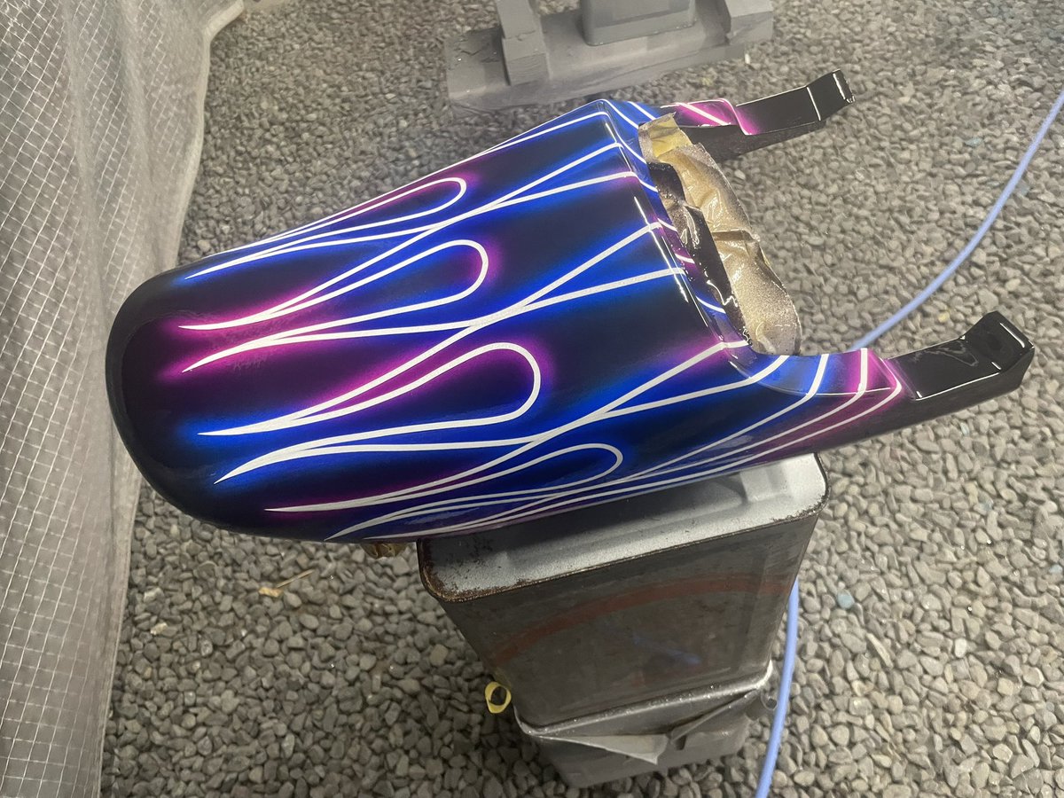 ひろ custom paint tweet media