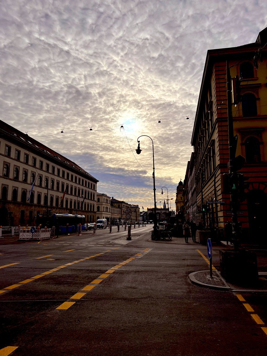 海岸亭 tweet media