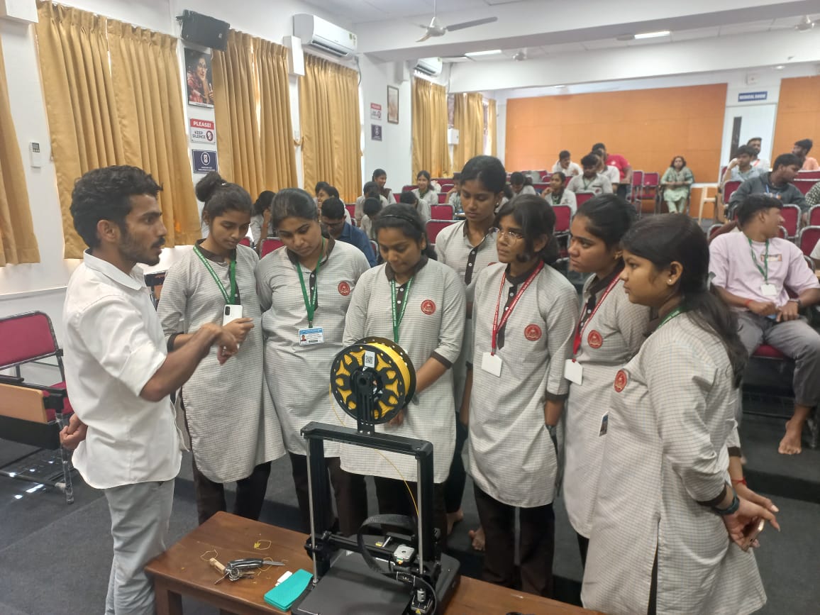 GCASCKhandola's tweet photo. A hands on training on 3D printing was conducted by computer science department. Every student had an opportunity to design and print the model.
#gcasck https://t.co/BigLBwu1jt