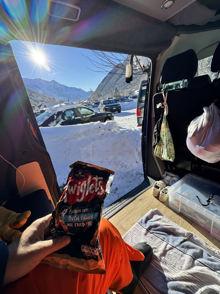 whindell's tweet photo. The only snack post ski @twigletsuk https://t.co/n7lbn47qcX