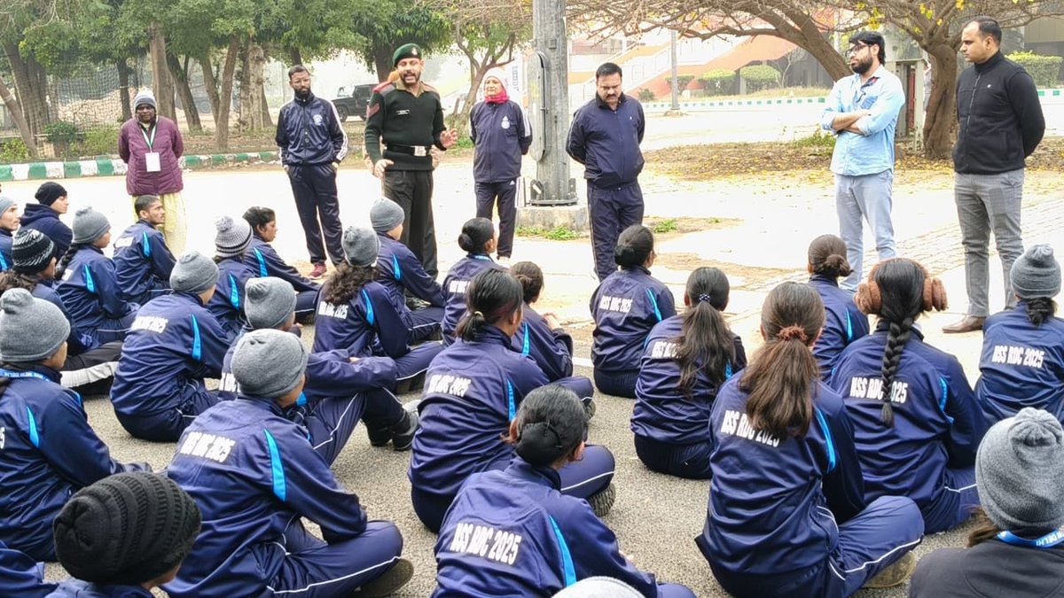 NSSChennai's tweet photo. Getting ready for the big day.
Camp Director and Drill Instructor guiding our NSS Contingent during parade practice for RD Parade Camp 2025 at JLN Stadium,New Delhi
#RDPC25 #NSS #RDP2025 #RDParade
@YASMinistry @_NSSIndia @PMOIndia @OfficeOf_MM @rakshatai_team @pibyas @mygovindia https://t.co/zn9TenJo1S