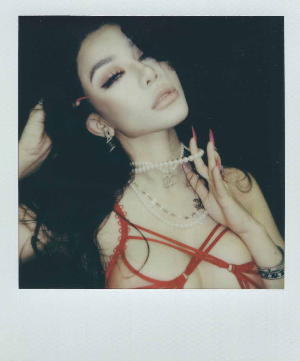 宝丽来

#Polaroid https://t.co/r3quYQQQ1F
