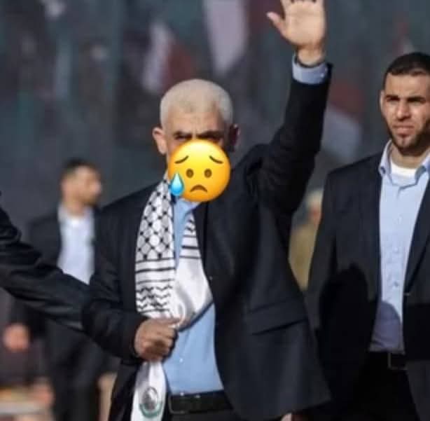 د مشرانو له شهادت څخه ورسته

د هغوی له وینو څخه سیلاب جوړیژي داسې سیلاب 
چې په وړاندې یې 
اوسپنیز دیوالونه  هم دفاع نه شي ڪولای

#شهـ،یده 
په ارامه ویده شه ستا لارویانو د ظالم او جابر دوښمن 
مرڪنډۍ داسې ماته ڪړه چې دوښمن یې په اړ ڪوم وخت تصور هم نه وه ڪړی