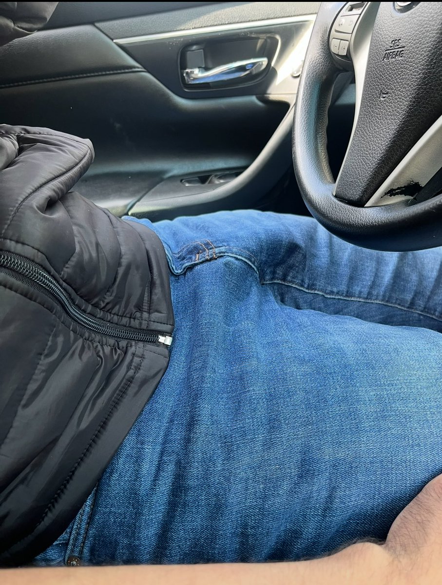 corvustop's tweet photo. El uber se calentó 
🥵 https://t.co/4SNanfURov