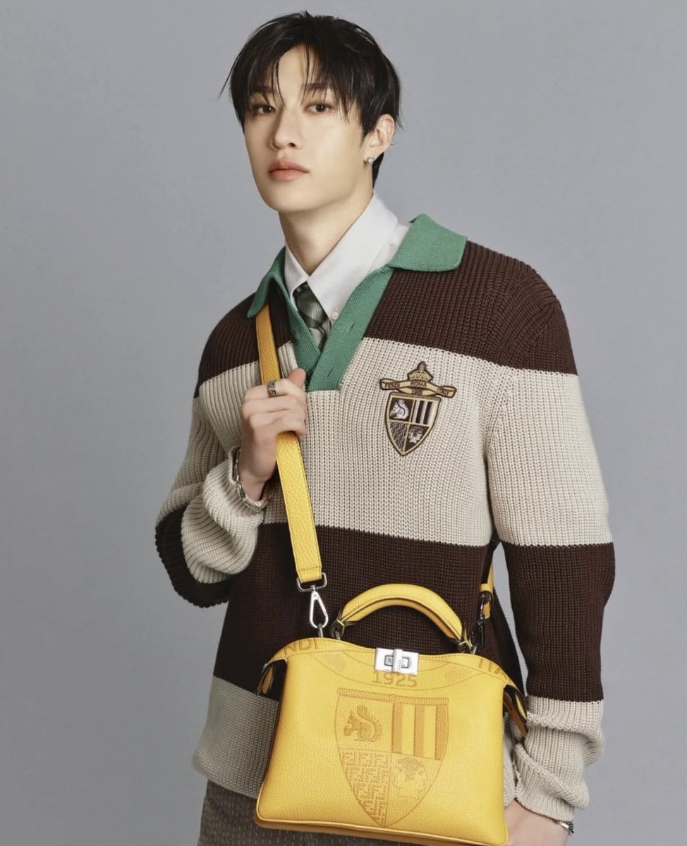 ในโอกาสที่บังชาน เมนนี่เอง ได้เป็น brand ambassador ของ Fendi 

แจกสะเตย์คนละ 103 บาท ทั้งหมด 3 คน
ฟอล+รี เลยค่ะ ขอเฉพาะสะเตย์ไทยนะคะ 

เดี๋ยวมาประกาศผลภายในอาทิตย์นี้ค้าบ

ขอยืมแทคนะคะ
#bangchan #บังชาน #Bangchanxfendi 
#ตลาดนัดเด็กหลง #ตลาดนัดstraykids