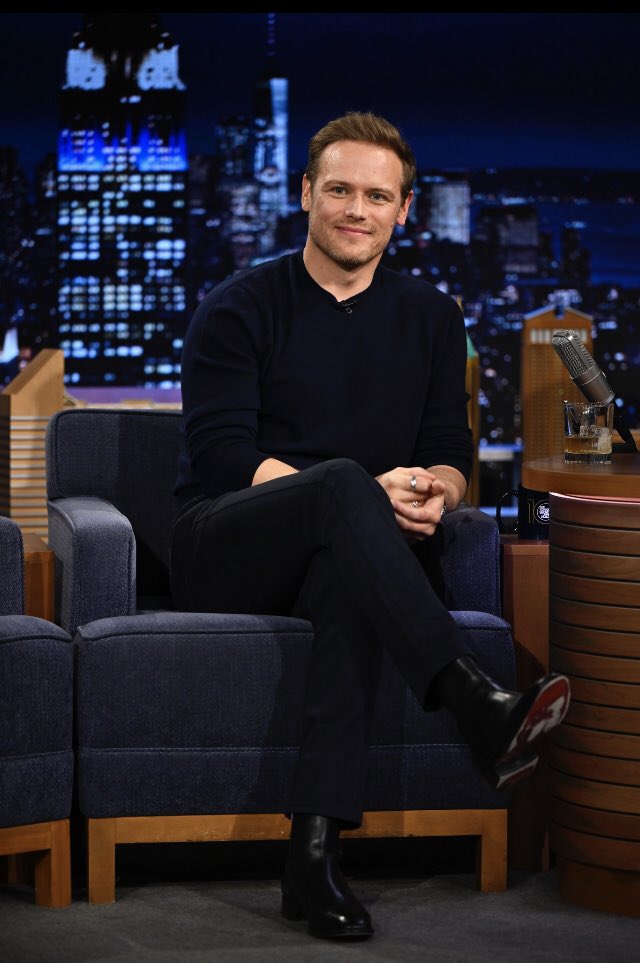 That’s a Movie star !!! Sam Heughan. 🔥❤️