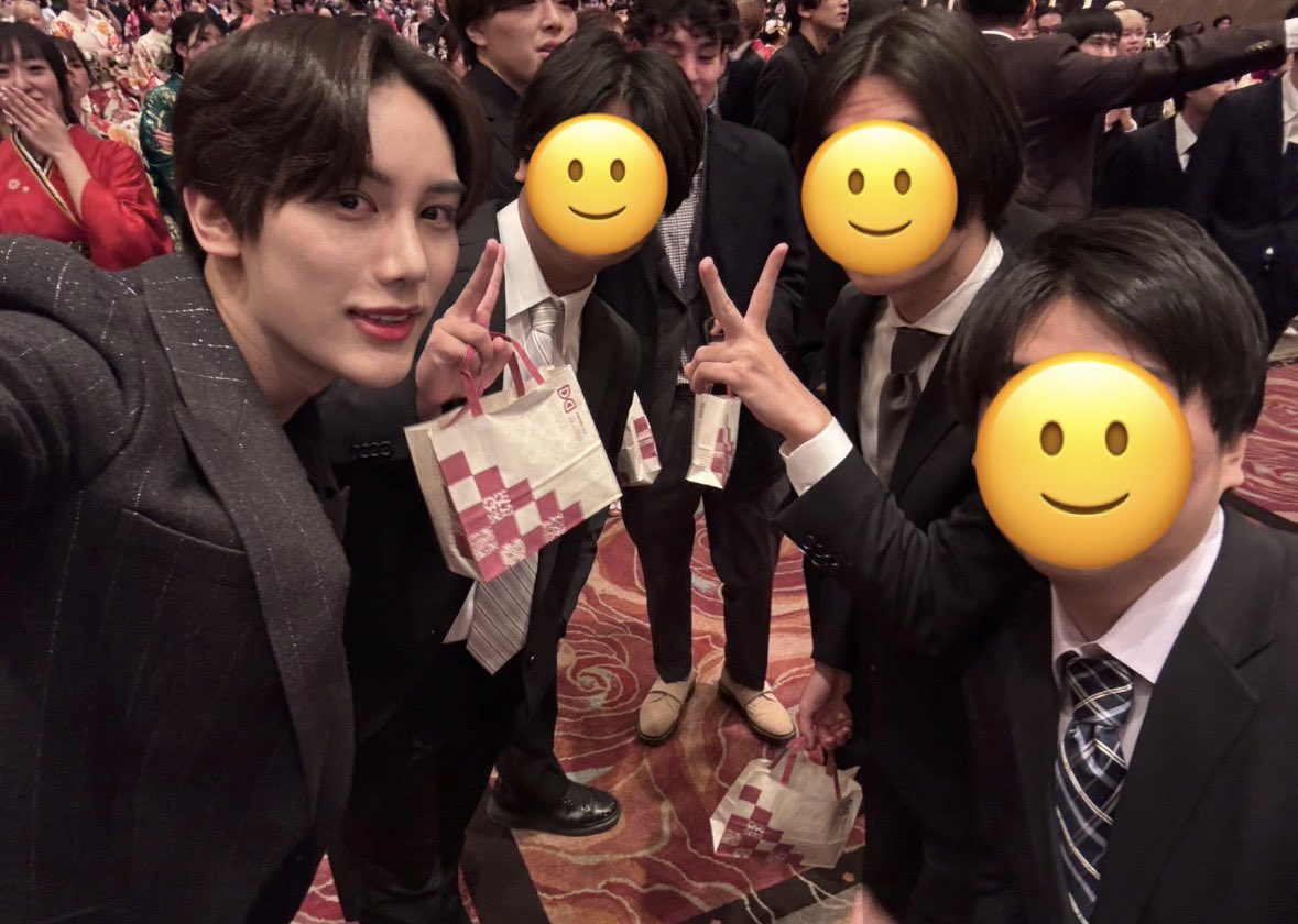 ryuyoxxx's tweet photo. 成人式で1番目立ったきっかけが－20キロ痩せて大イケメンになったこと、、
100人が100人僕のこと気づかなかったです😅
自信が無い人ほどダイエットを頑張って欲しいです。 https://t.co/rEFitZR1A4