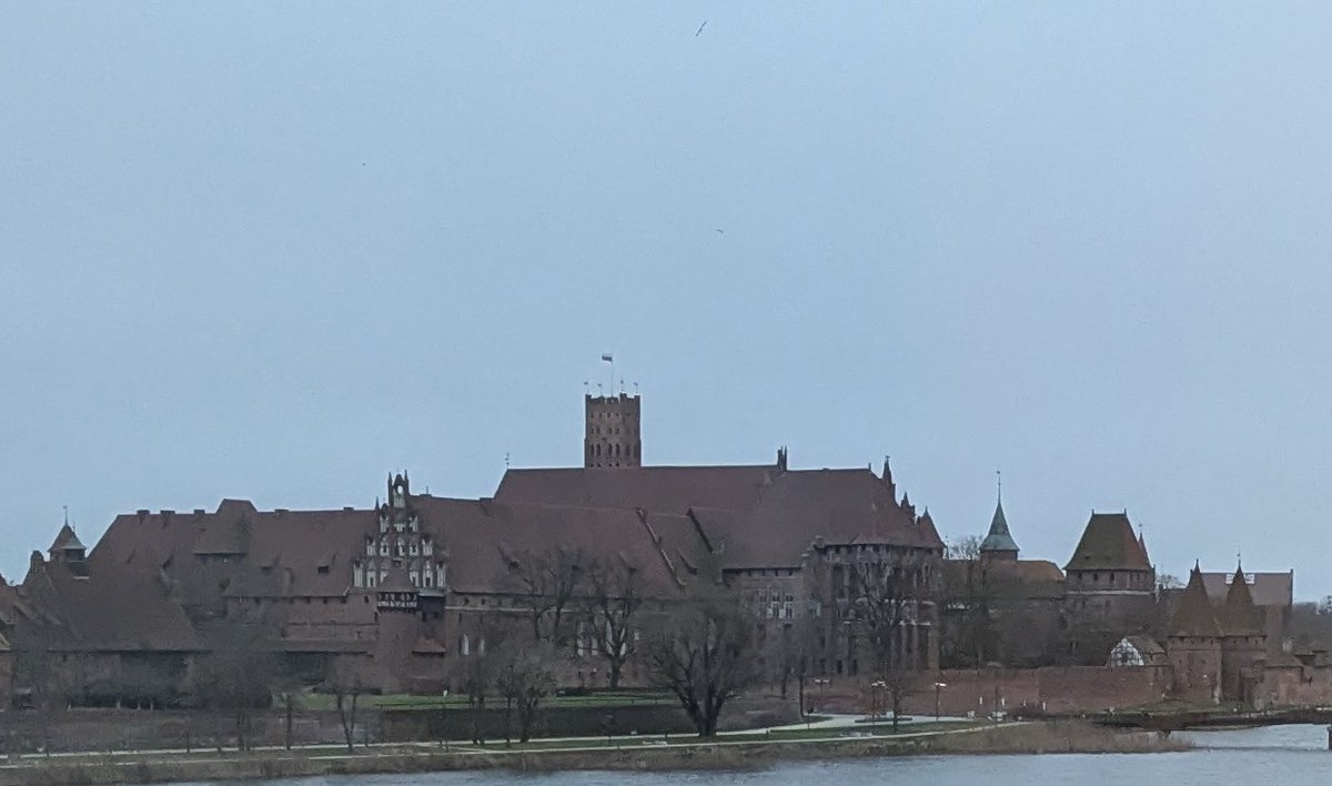 Do you get to see any castles on your commute?
#malbork