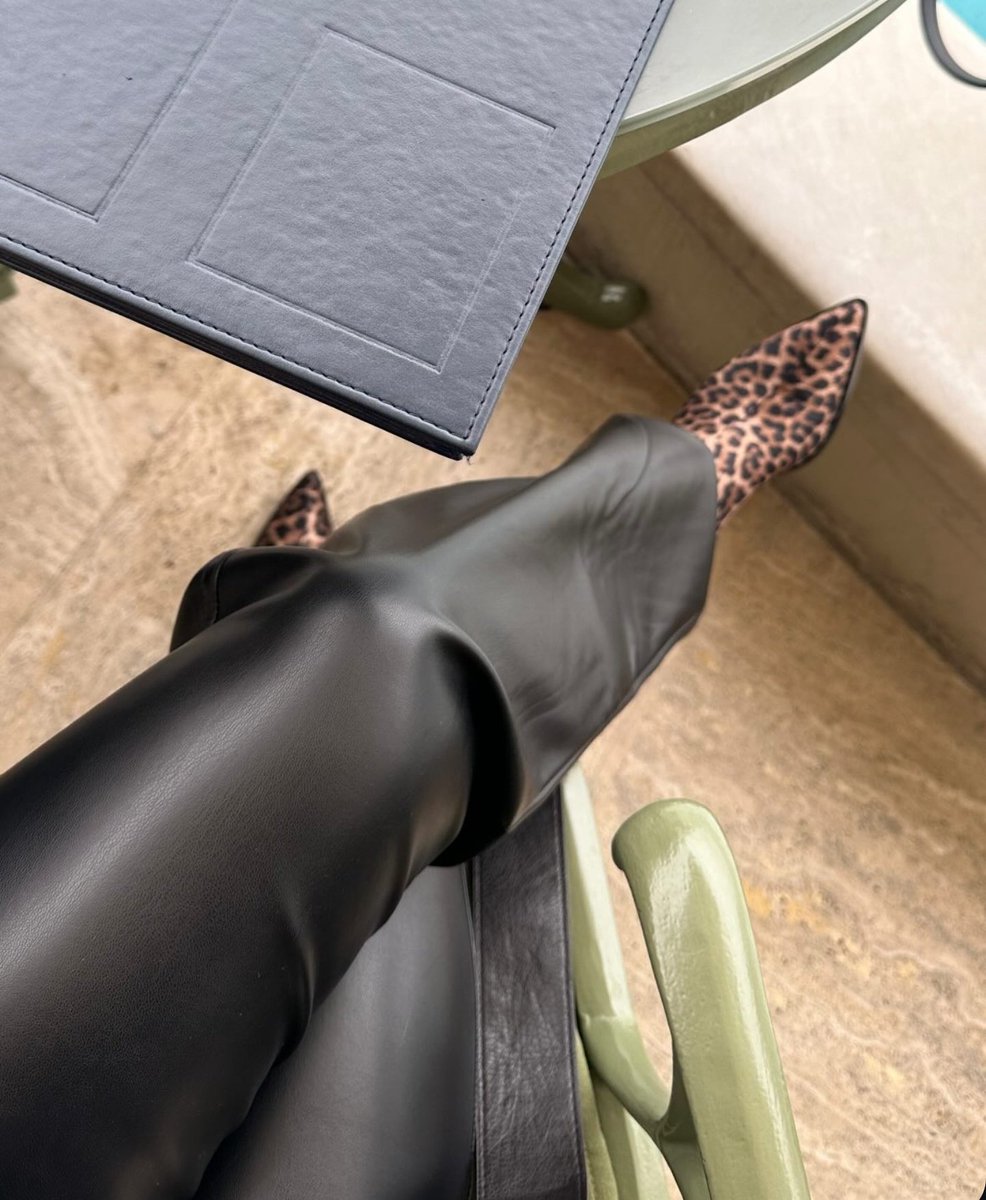 Cuckold__Bull's tweet image. Mutlu Günler Bulls 🫎👠