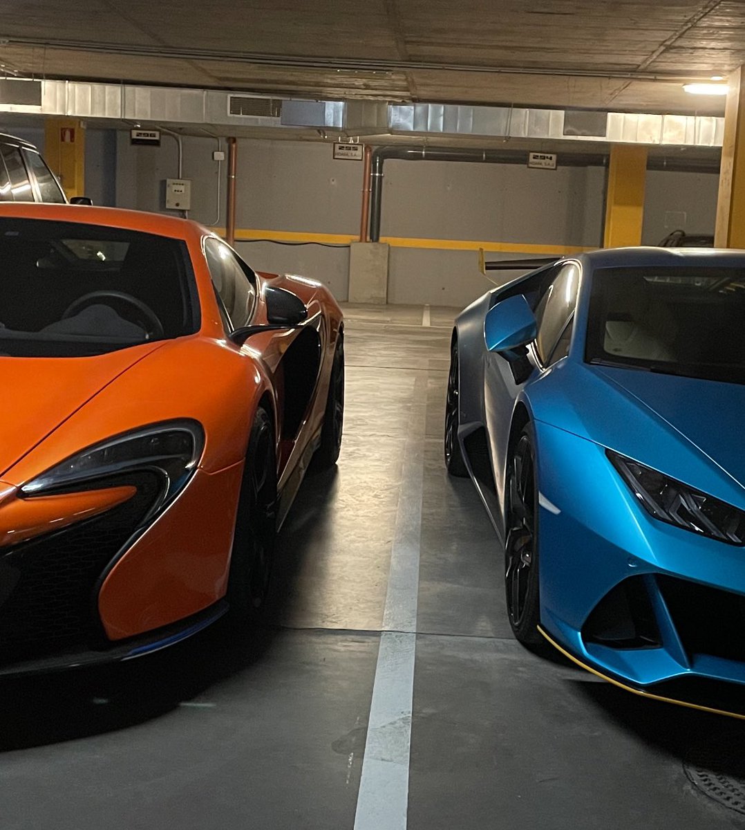 Venir a la oficina a trabajar y ver esto a primera hora de la mañana … motiva un poco no? 🚗 

Aunque no tenga nada que ver con mi empresa jajaj pero si que dices.. algún día 🙃

Pasad buen día !!