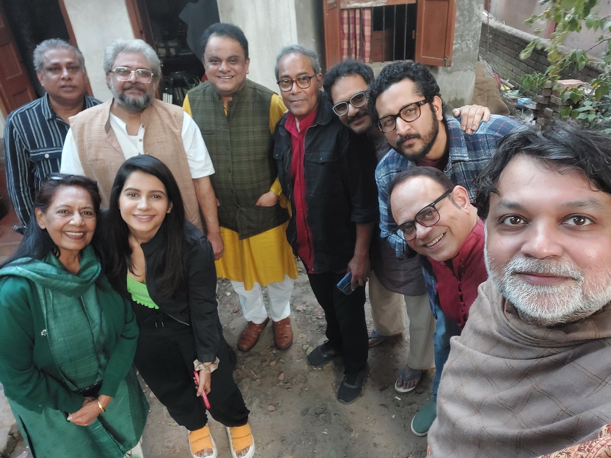 Srijit Mukherji (@srijitspeaketh) on Twitter photo When Proscenium met Celluloid - the OG Winkle Twinkle theatre team meets the cinema team over a lazy Winter lunch! When Proscenium met Celluloid - the OG Winkle Twinkle theatre team meets the cinema team over a lazy Winter lunch!