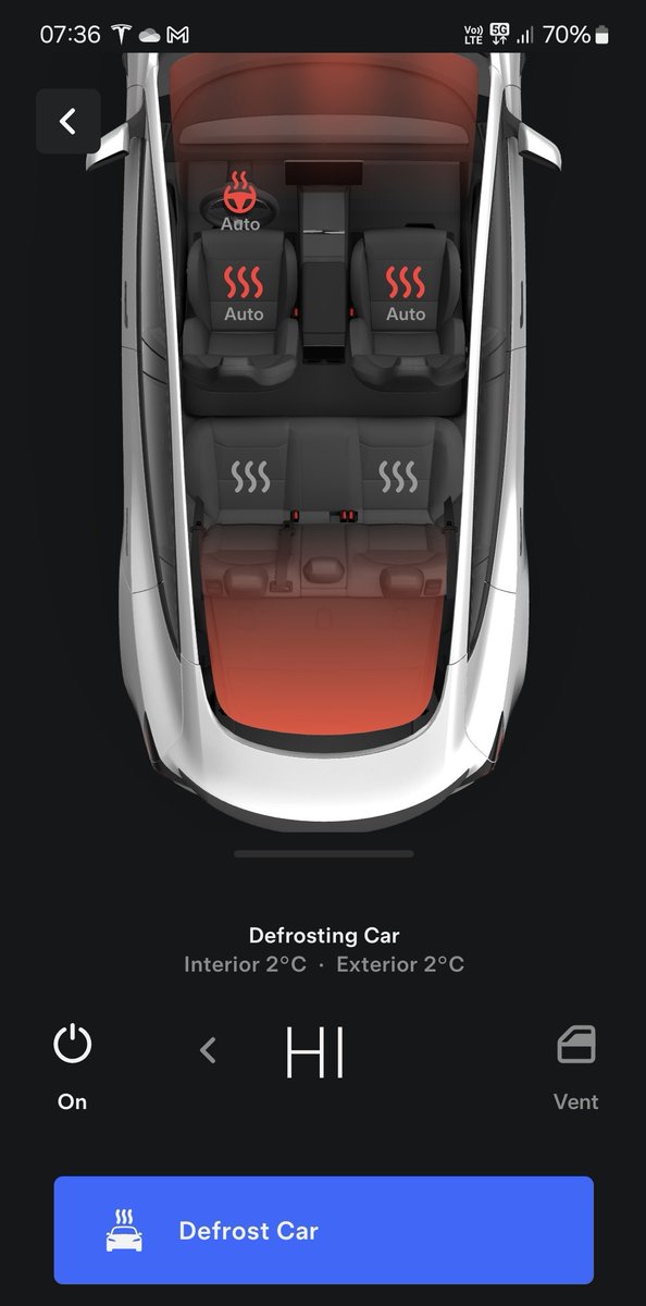 N_Schmid's tweet photo. Kurz vor dem rausgehen, die Enteisung beim E-Auto einschalten und 3 Minuten später hat man 20 °C im Auto. 
Und das mit 100% heimischem, erneuerbarem Strom und einem Energieverbrauch von umgerechnet weniger als 2 l auf 100 km (inkl. Vorheizen).
Gut so 👍 https://t.co/ZGJBOr4yHO