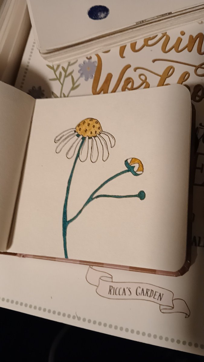 #art update:

Well turns out having coffee at 6pm is too late. At least I got some midnight art out of it!

#drawing #sketching #ink #flowers