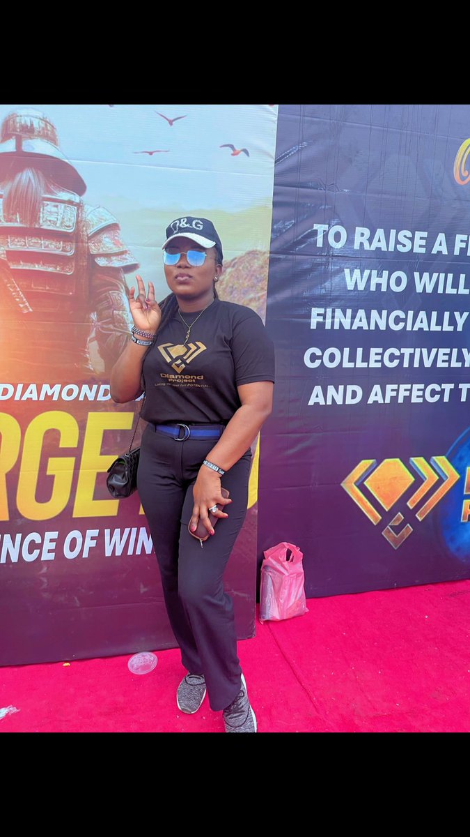 AnnybeeOmola's tweet image. We are here live and direct!!!! 😻😻💅🏾
Come around if you are in Lagos. I have your free tickets waiting!!! 
Venue: Vantage point event center, Agidingbi, Ikeja. 
And yes there is item 7 and many many giveaways! Chat me up for more details! 😇
#Diamondproject 
#Emerge2.0

#NSPPD