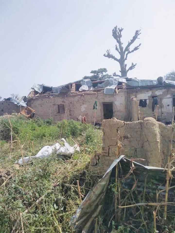 TheICIR's tweet photo. 🚨EXPOSED: The Katsina state government [@KatsinaStateNg] helped the Nigerian Air Force HQ [@NigAirForce] cover up civilian casualties from recent airstrikes. While officials claimed the strikes targeted terrorists, an investigation by #TheICIR reveals that many victims were innocent civilians, including women and children.

Read more: https://t.co/MoOhXz8QPT