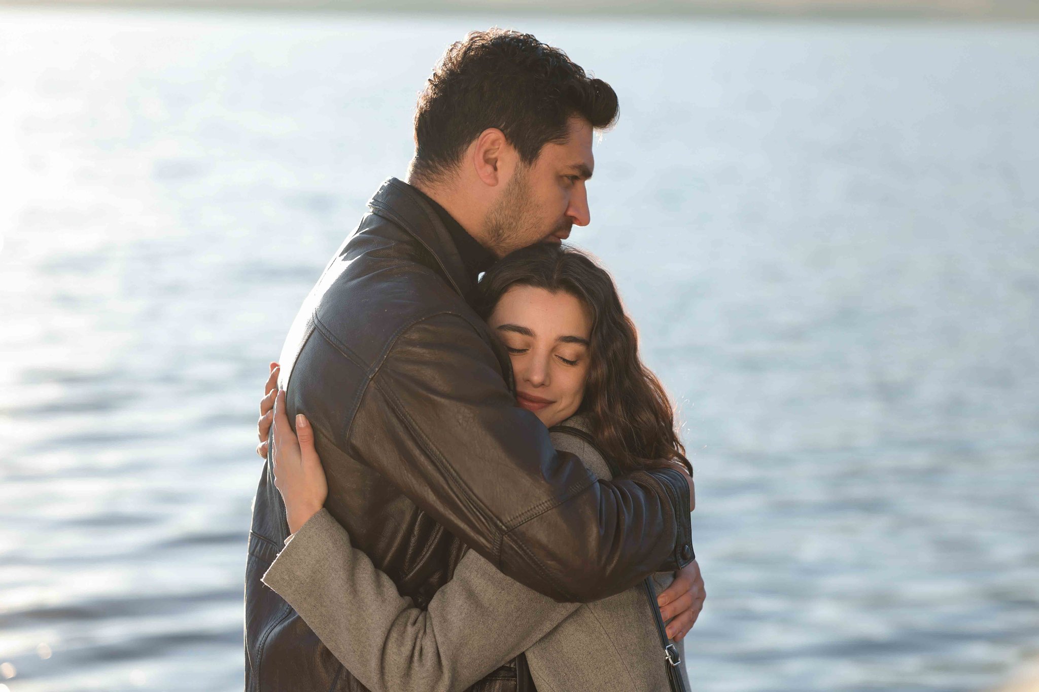 GhZcEZlW0AA8FkB?format=jpg&name=large