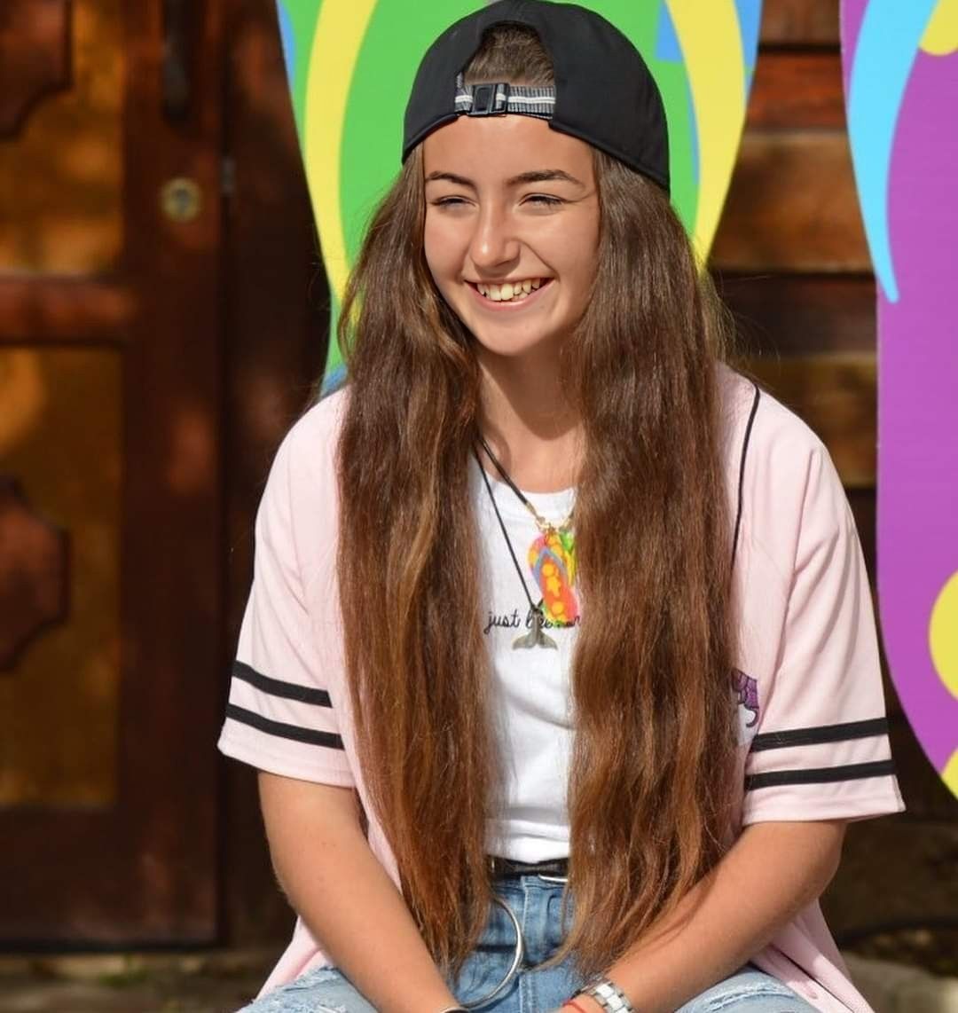 NoaMagid's tweet photo. Liel Vainshtein, 19, was brutally murdered by Hamas on October 7th at the Supernova music festival. https://t.co/sxdjlUQVgm