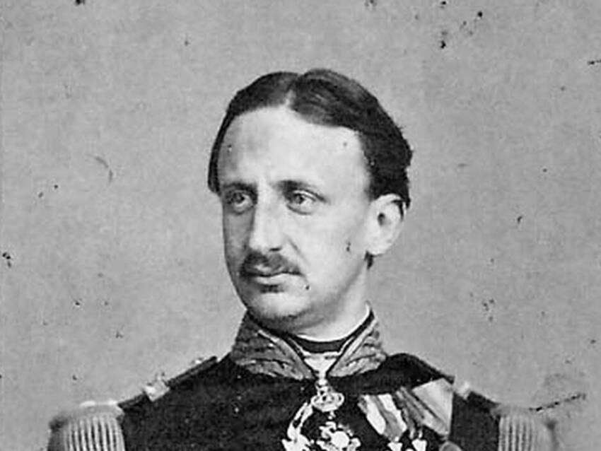 mariobianchi18's tweet photo. Il #16gennaio 1836 nasceva #FrancescoII. Ultimo re delle Due Sicilie. Carattere schivo, con lui avvenne l'entrata nel Regno dei garibaldini e dell’esercito sabaudo, quindi l’annessione al neonato Regno d’Italia. Fece riforme ed introdusse un tricolore come bandiera di stato. https://t.co/OpGPQbXDK5