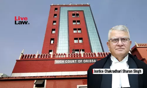 LiveLawIndia's tweet photo. #CourtroomExchange
Lawyer: I had privilege to argue on the day your Lordship assumed office. My case be posted tomorrow so I can argue on last day of your office

Orissa HC CJ: You were first person to argue before me. Who was second? He must be given second last opportunity (laughs)