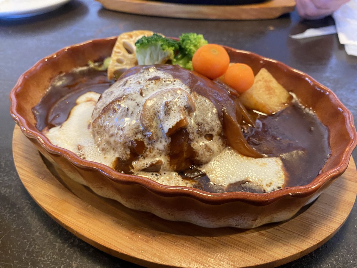 tahitahi0703's tweet photo. リングロードの
バーグふわふわでうまし😋

ラン中の脳内は常に､､､
『映えたらアカン〜♪
映えたらアカン〜♪人生映えずに､､､♪』
が、流れている🧠

#白米大好きランナー
#高崎リングロード https://t.co/hkRNxXetgY