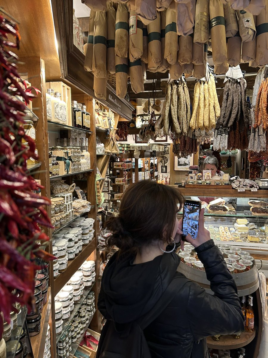 IES Ramon Llull tweet media