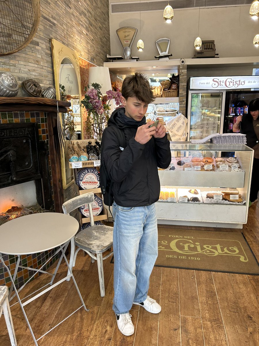 IES Ramon Llull tweet media