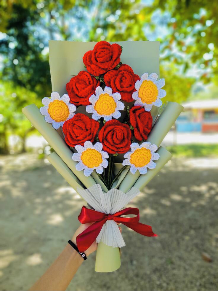 This valentines we want something beautiful and unique 🧶💐❤️🥺