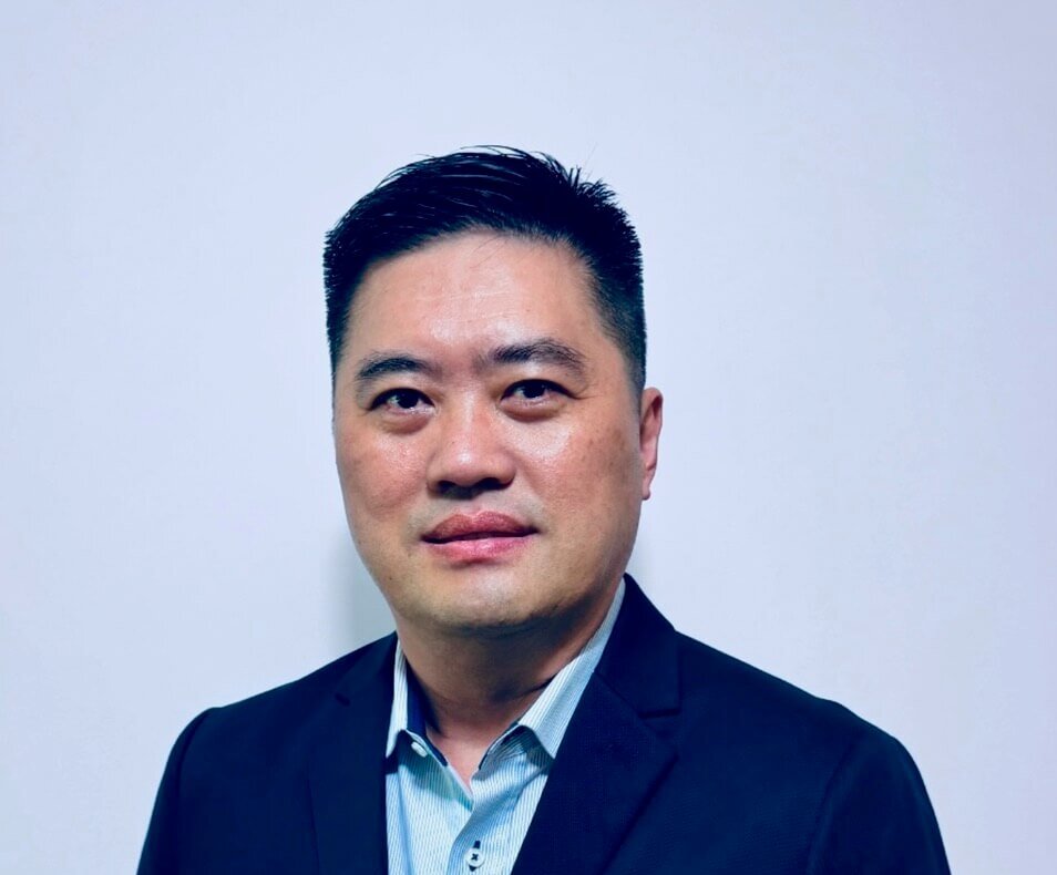 Laurieneuco's tweet photo. Rivada Appoints Chiun Maw Teo as Sales Director, Expanding APAC Team: Rivada Space Networks has expanded its Asia Pacific Team with the appointment of satellite industry veteran Chiun Maw Teo as Sales Director APAC. Mr. Teo will be… https://t.co/diA2xutTFJ #neuco #spacewatchgl https://t.co/97Y6Y3MOaK