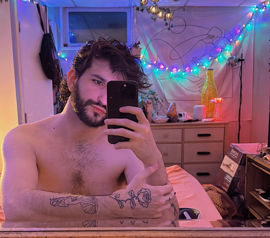 felixbaltimore's tweet photo. come watch ur favorite bottom be horrendously bad at video games xx 

https://t.co/xBuN9UzbXJ https://t.co/JBaXxr5aRT