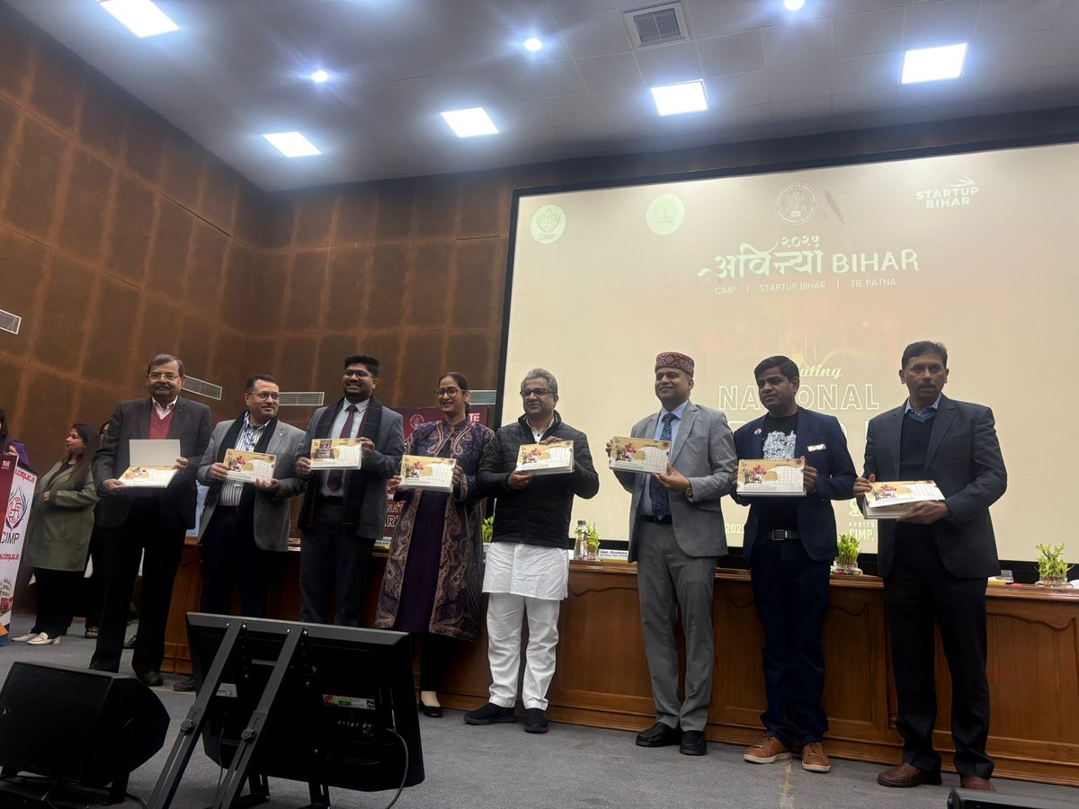 IndustriesBihar's tweet image. The Calendar 2025 is officially launched by Hon’ble Minister Shri Nitish Mishra, in the presence of Smt. Bandana Preyashi, Secretary, Department of Industries, and other senior officials and dignitaries at the prestigious अविन्या Bihar 2025 event. 

#StartupIndia #DPIIT