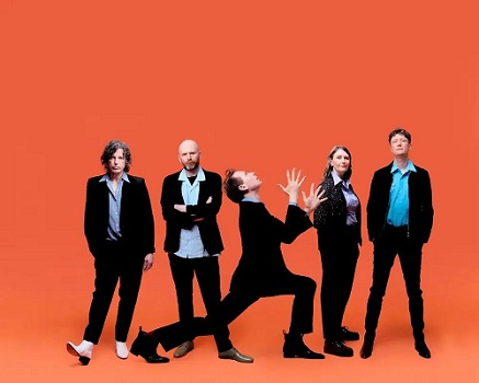 TOWER_Rock_Pop's tweet photo. 【好評販売中♪】

#フランツ・フェルディナンド
『ザ・ヒューマン・フィアー』
2000年代を代表する世界的ロック・バンドの新作！
サイン入りアートカード付のタワレコ限定CDも発売！

✨オンライン期間限定✨
国内盤CDのみポイント15％還元対象‼

https://t.co/IJVLJdvYMU
#FranzFerdinand https://t.co/QGsbVj0eg0