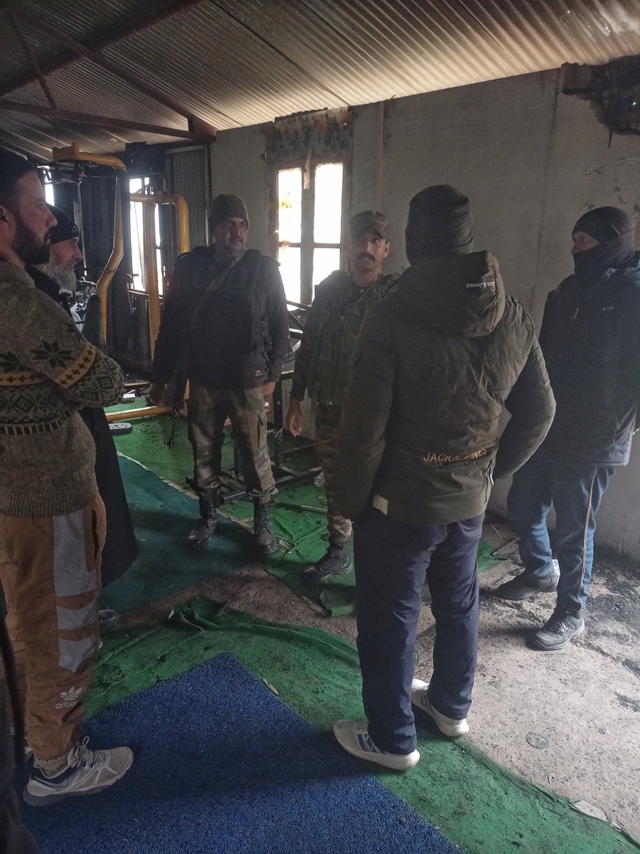 NoNK622's tweet photo. Residents of #Salamabad have expressed their gratitude to the #IndianArmy for their swift response in containing a fire that broke out in the town last night. The timely intervention ensured that the fire was brought under control quickly, preventing any loss of life or injuries. https://t.co/pVASyzRJta