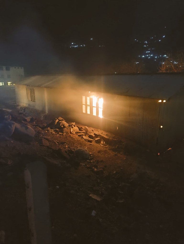 NoNK622's tweet photo. Residents of #Salamabad have expressed their gratitude to the #IndianArmy for their swift response in containing a fire that broke out in the town last night. The timely intervention ensured that the fire was brought under control quickly, preventing any loss of life or injuries. https://t.co/pVASyzRJta
