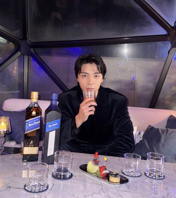 mumurshu's tweet photo. Qrt pake foto kalian vs idol yang seumuran kalian
ulang tahun cuman beda sebulan, dinner bareng sih.
#batakpride #HORAS https://t.co/OEOPikApy3