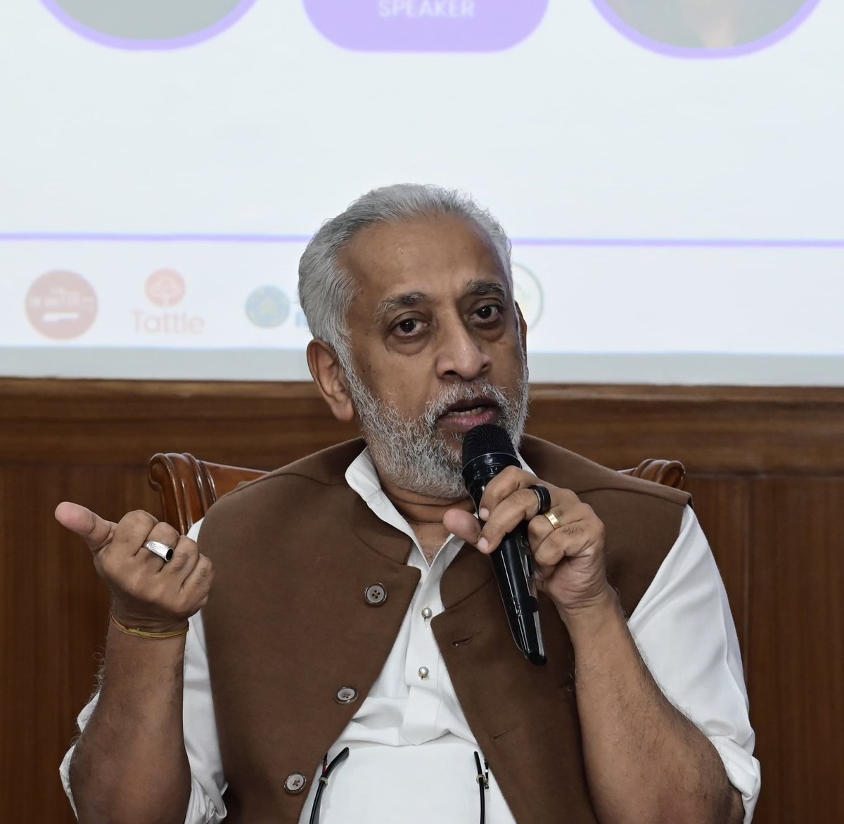 📢 We’re excited to share highlights from the International Conclave on Strengthening Democracy, where we hosted a panel on Setting Narratives for Gender Equality. 🧵

#GenderEquality #StrengtheningDemocracy #MenAsAllies #HeForShe