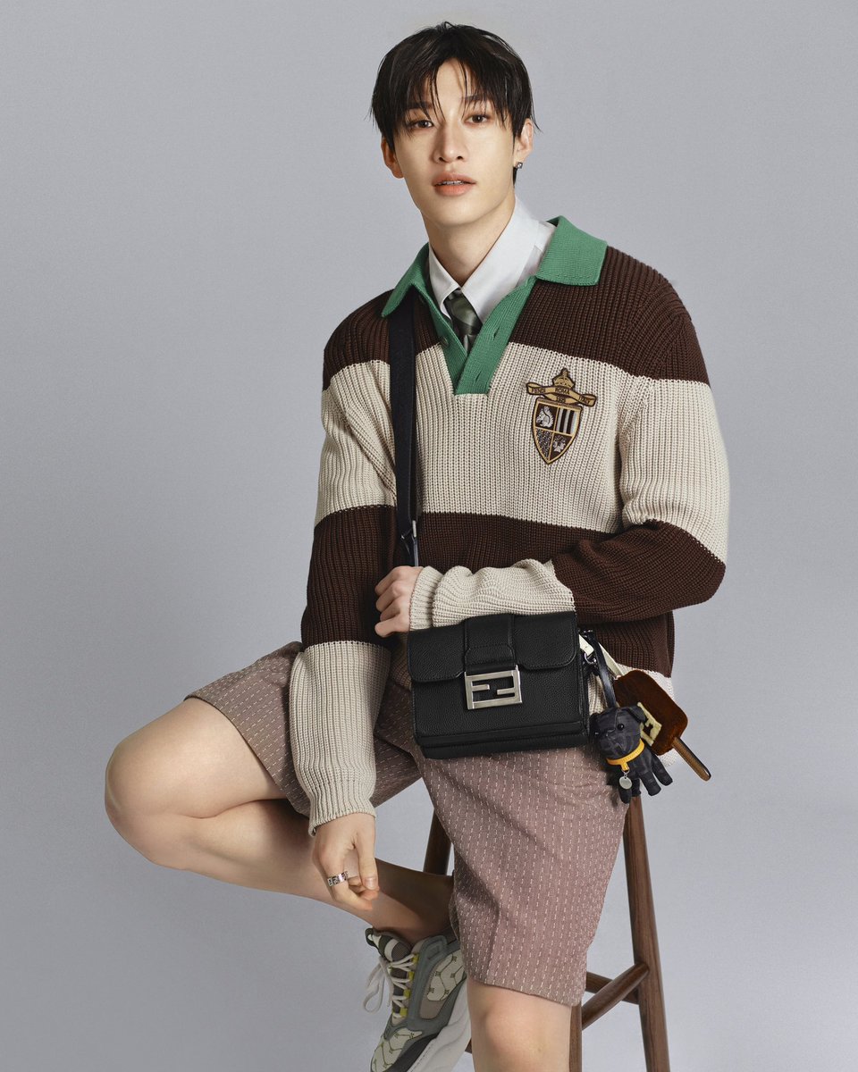ElleMenThailand's tweet photo. ยินดีกับบทบาทใหม่ของ Bang Chan หัวหน้าและสมาชิกวง Stray Kids บอยแบนด์แห่งวงการเค-ป๊อป ในฐานะแบรนด์แอมบาสเดอร์คนใหม่ของ Fendi

#ELLEMENNews
#ELLEMENthailand 
#FendiAmbassador
#Fendi
#BangChan https://t.co/mdq1YvEdAw
